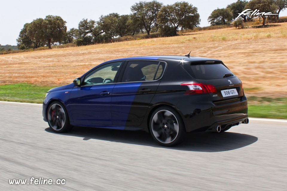 Photo essai Peugeot 308 GTi restylée Coupe Franche Bleu Magneti