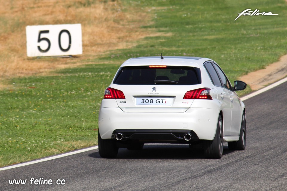 Photo essai Peugeot 308 GTi restylée Blanc Nacré (2017)