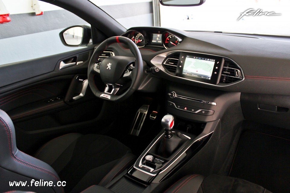 Photo essai intérieur i-Cockpit Peugeot 308 GTi restylée (2017