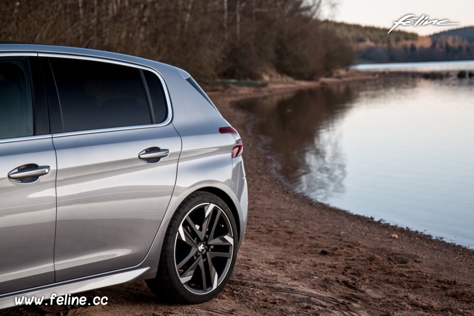 Photo essai Peugeot 308 GTi II PureTech 263 BVM6 (2019)