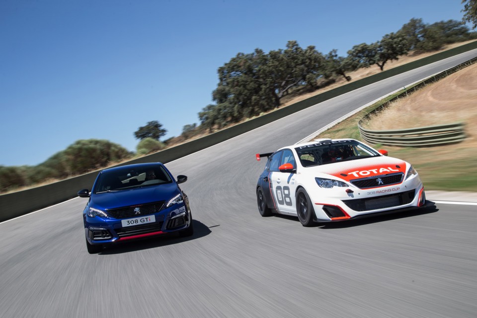 Photo Peugeot 308 GTi restylée et 308 Racing Cup - Essais circu