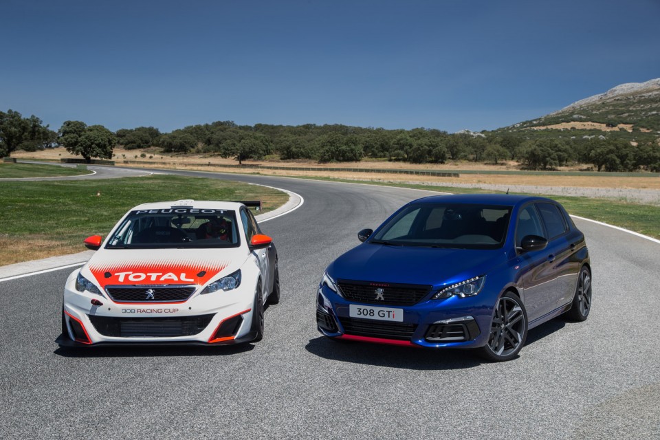 Photo Peugeot 308 GTi restylée et 308 Racing Cup - Essais circu