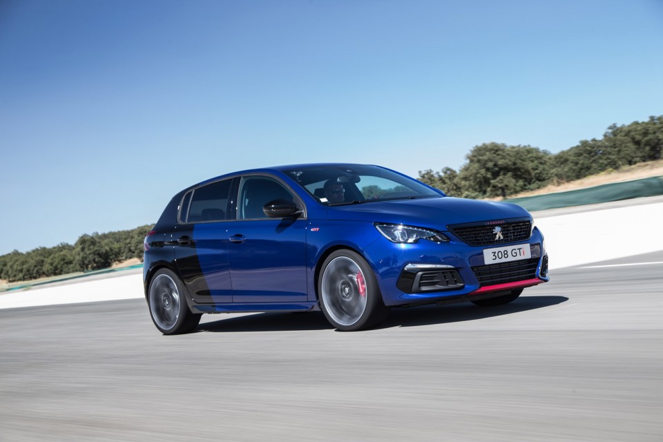 Photo 3/4 avant Peugeot 308 GTi restylée Coupe Franche Bleue -