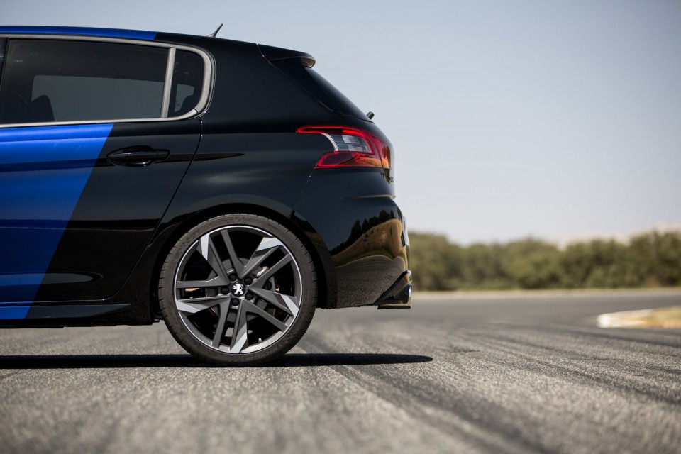 Photo Coupe Franche Bleue Peugeot 308 GTi restylée - Essais cir