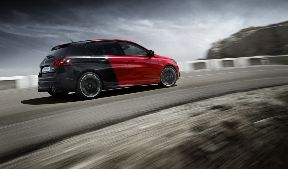 Photo officielle Peugeot 308 GTi by Peugeot Sport (2015)