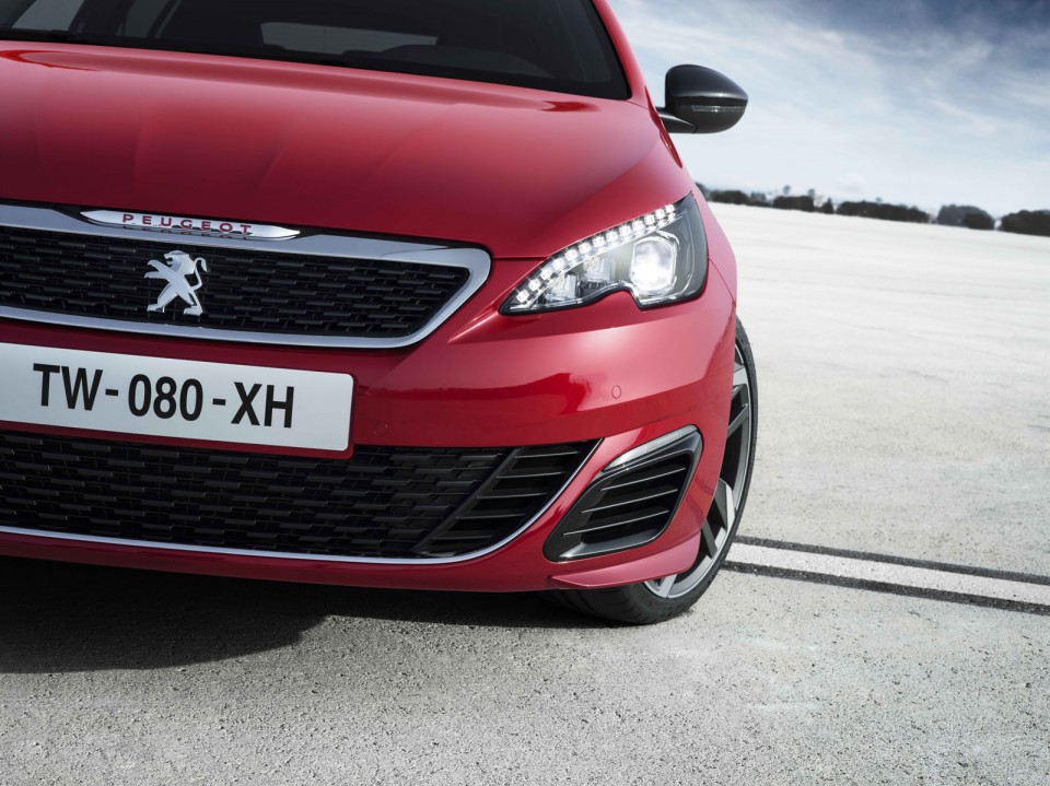 Photo face avant Peugeot 308 GTi by Peugeot Sport (2015)