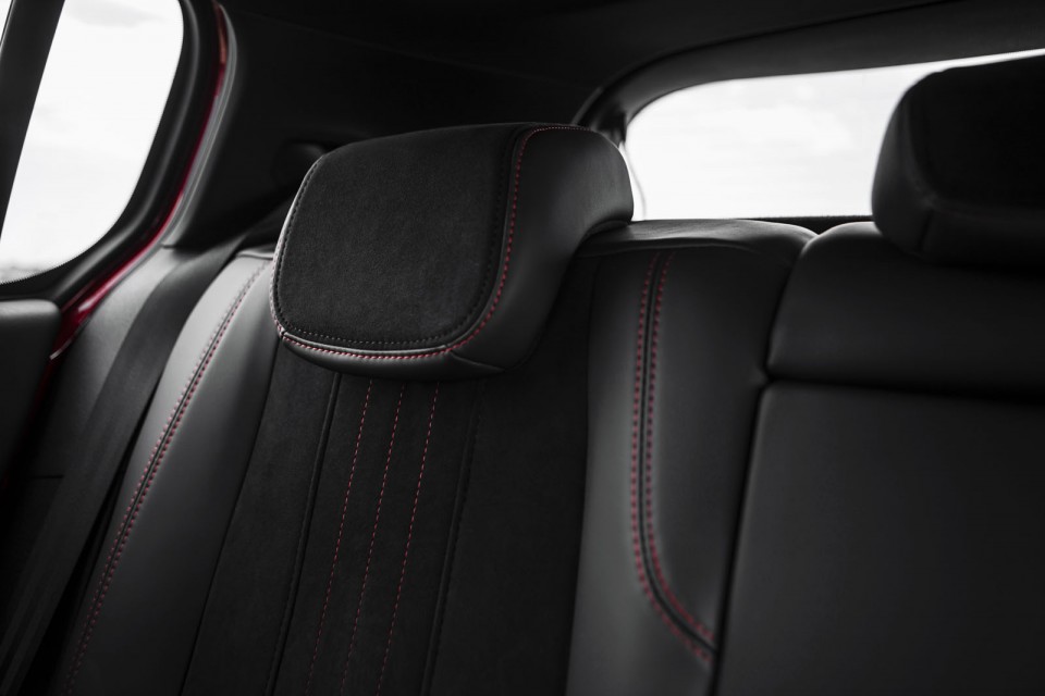 Photo banquette arrière Peugeot 308 GTi by Peugeot Sport (2015)