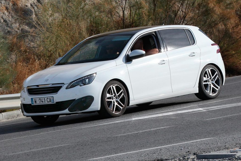 Photo espion (spyshot) 3/4 avant Peugeot 308 GTi II - 1-003