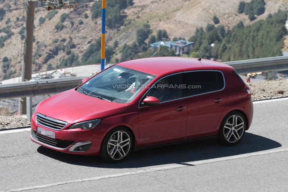 Photo espion (spyshot) Peugeot 308 R (ou 308 GTi)