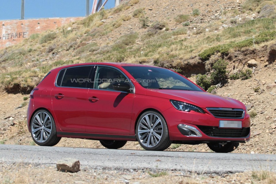 Photo espion (spyshot) 3/4 avant Peugeot 308 R (ou 308 GTi)