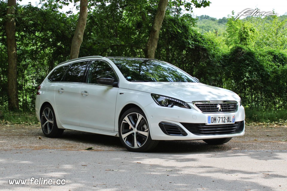 Photo 3/4 avant Peugeot 308 SW GT Blanc Nacré - 1.6 THP 205