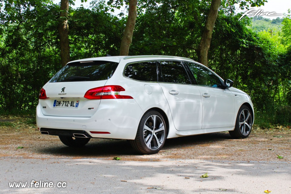 Photo 3/4 arrière Peugeot 308 SW GT Blanc Nacré - 1.6 THP 205