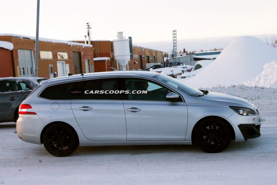 Photo espion (spyshot) profil Peugeot 308 SW II GTi - 1-004