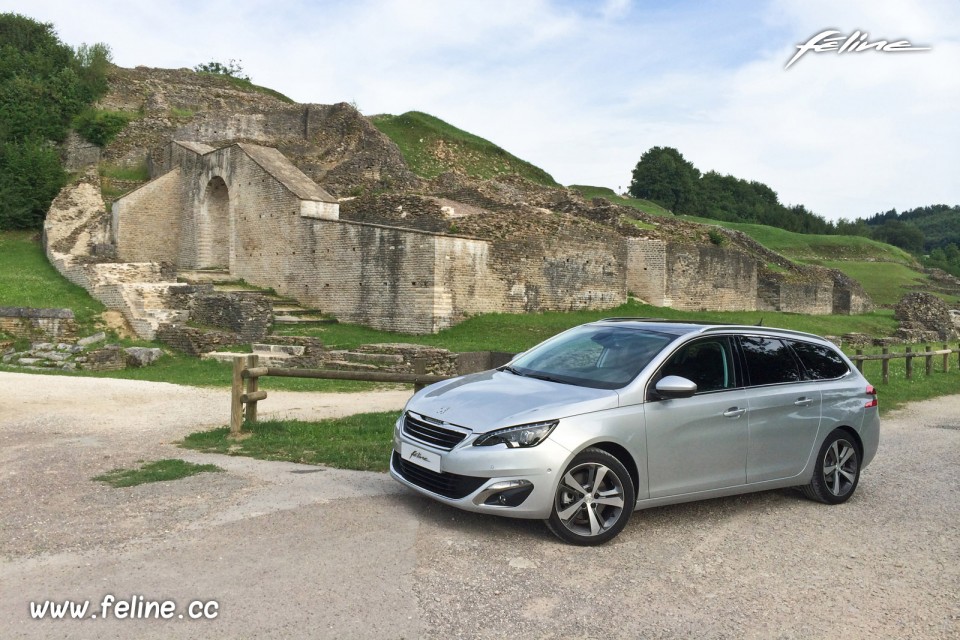 Photo Mandeure Peugeot 308 SW II Féline Gris Aluminium - 2.0 BlueHDi 150 EAT6