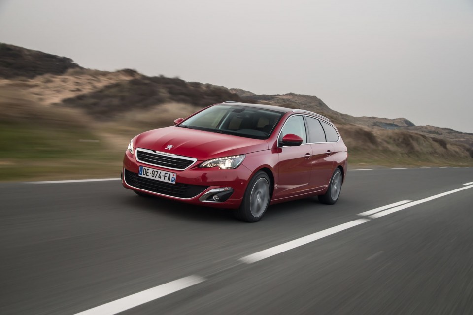 Photo officielle Peugeot 308 SW II Allure Rouge Rubi