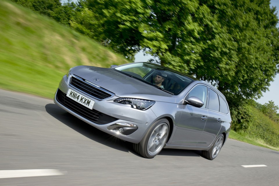 Photo Peugeot 308 SW II Féline Gris Aluminium (UK)