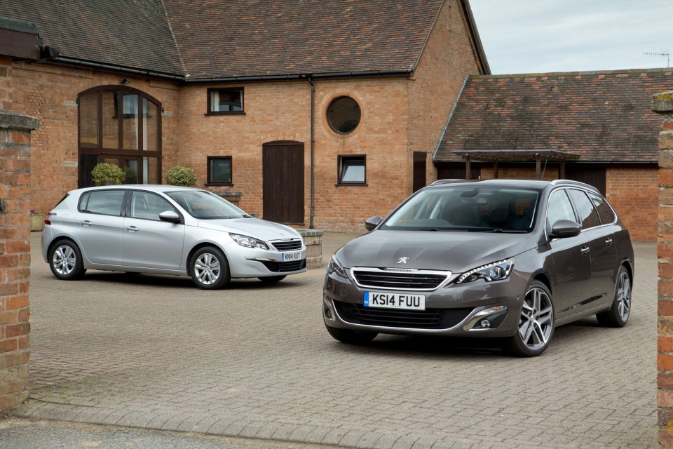 Photo Peugeot 308 SW II Féline Gris Moka (UK)