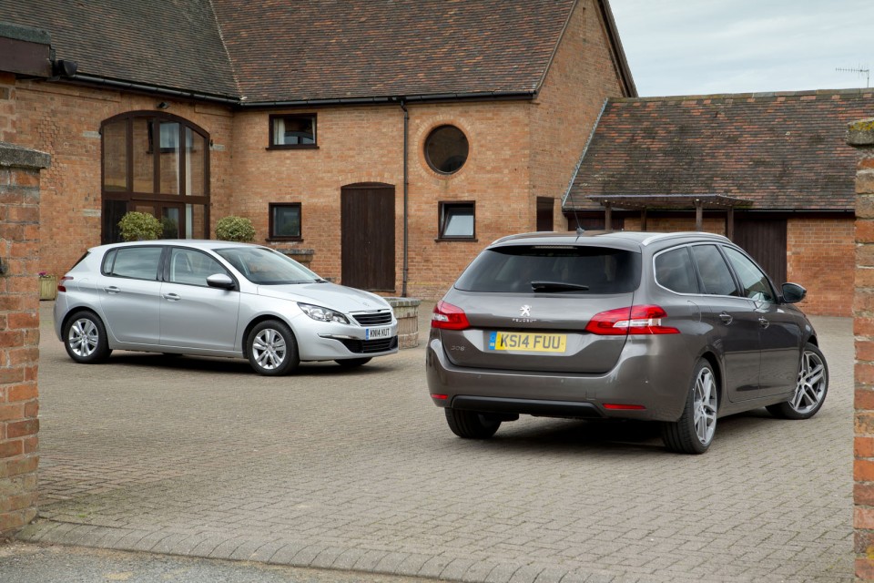 Photo Peugeot 308 SW II Féline Gris Moka (UK)