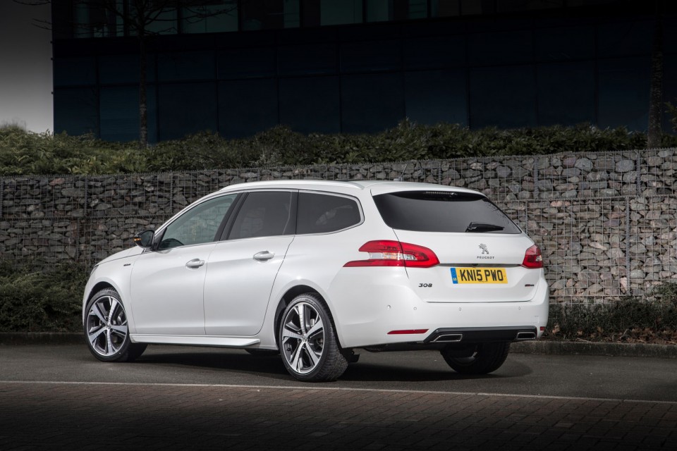 Photo 3/4 arrière Peugeot 308 SW II GT Line Blanc Nacré (UK)