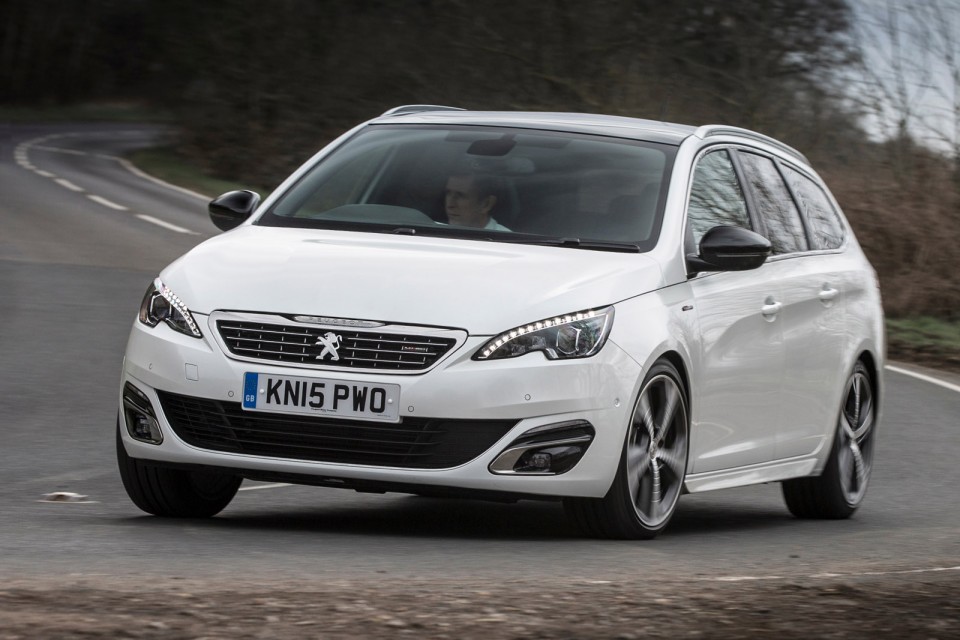 Photo officielle Peugeot 308 SW II GT Line Blanc Nacré (UK)