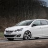 Photo route Peugeot 308 SW II GT Line Blanc Nacré (UK)