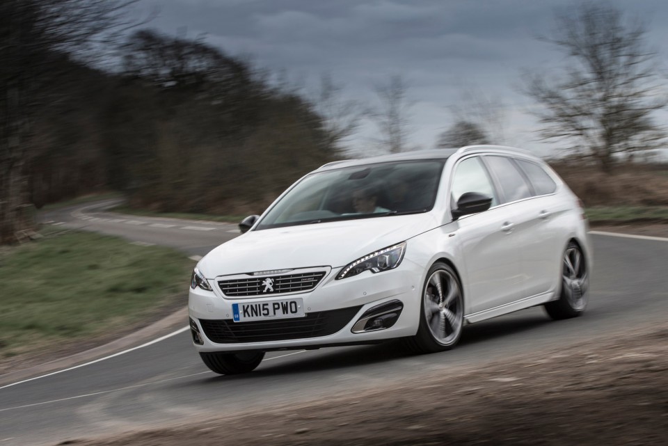 Photo essai Peugeot 308 SW II GT Line Blanc Nacré (UK)