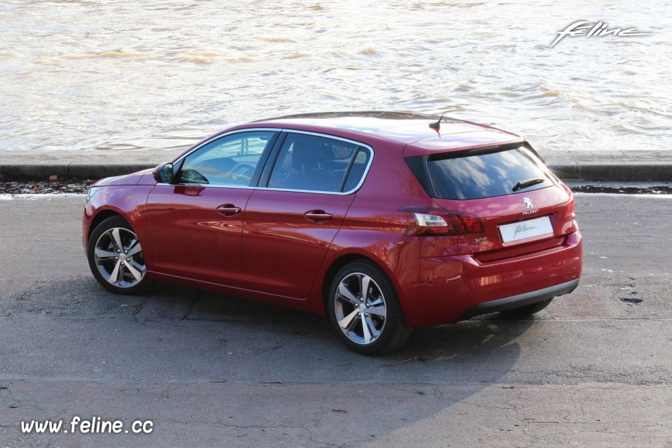 Photo Essai Peugeot 308 II Allure Rouge Rubi - 1.6 THP 125 ch BVM6 - 3-031