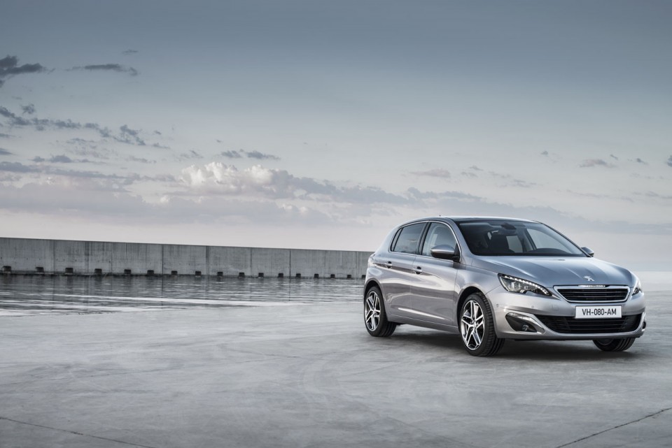 Photo statique Peugeot 308 II - 2-043