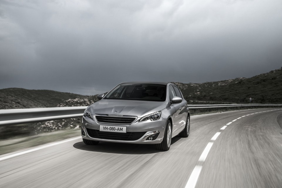 Photo officielle route Peugeot 308 II - 2-074