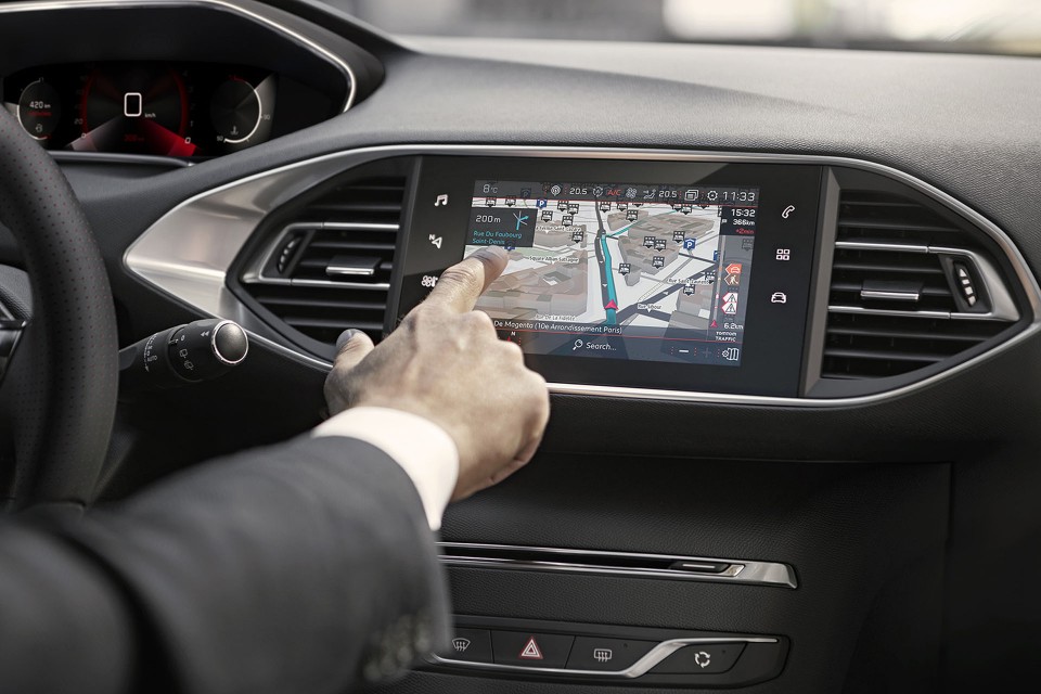 Photo écran tactile brillant Peugeot 308 II restylée (2020)