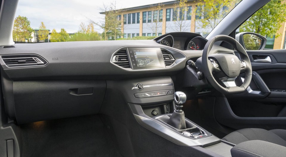 Photo intérieur Peugeot 308 II Allure Gris Aluminium (UK)