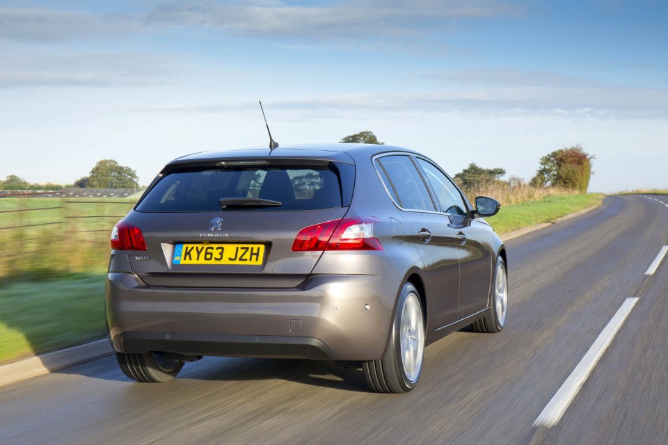 Photo officielle Peugeot 308 II Féline Gris Moka (UK)