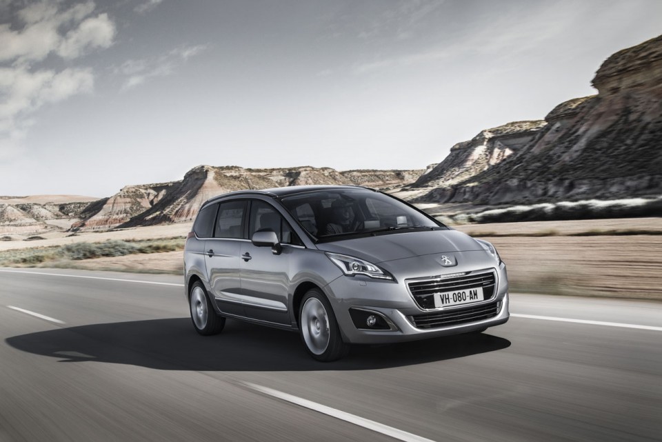 Photo 3/4 avant Peugeot 5008 I phase 2 (2013) - 1-006