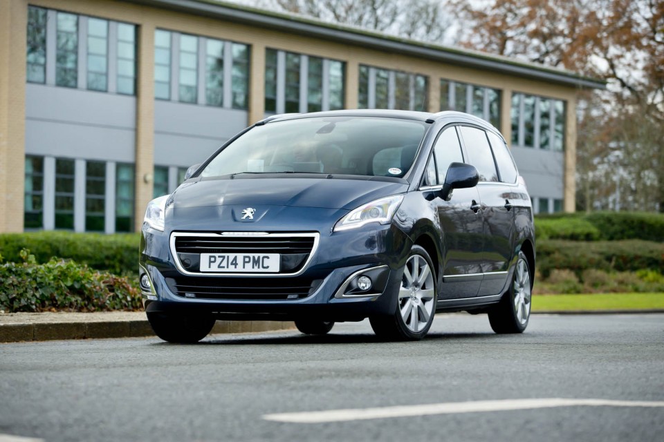 Photo Peugeot 5008 I Allure Bleu Bourrasque (restylée 2013) (UK)