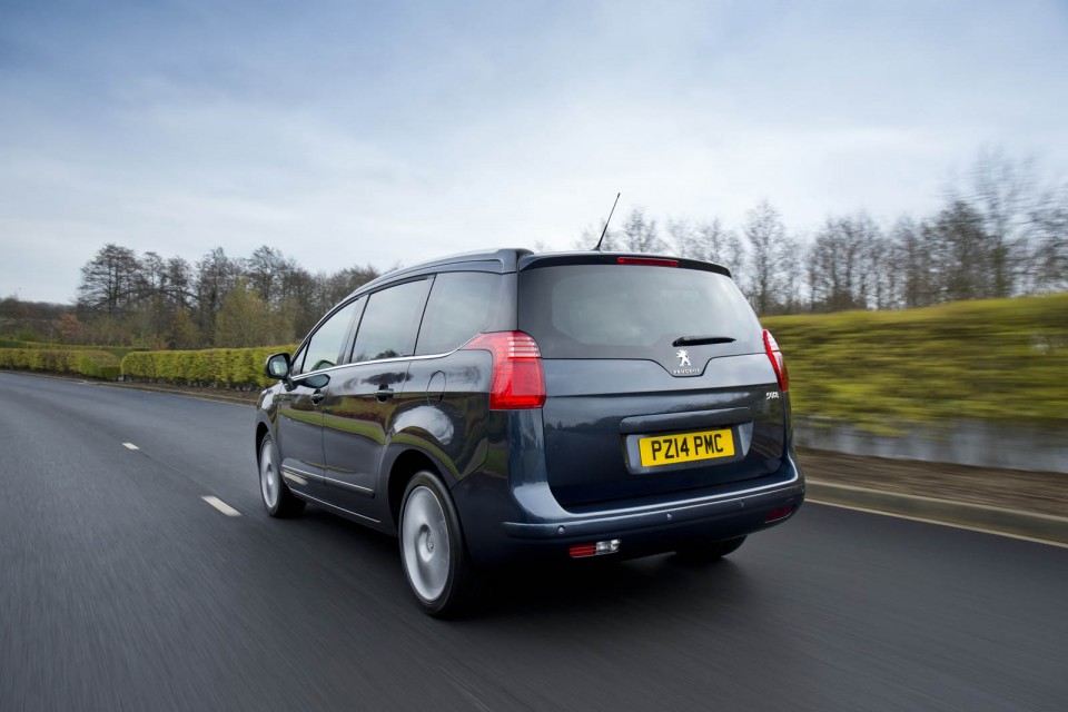 Photo Peugeot 5008 I Allure Bleu Bourrasque (restylée 2013) (UK)