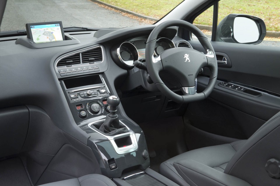 Photo intérieur cuir Peugeot 5008 I Allure (restylée 2013) (UK