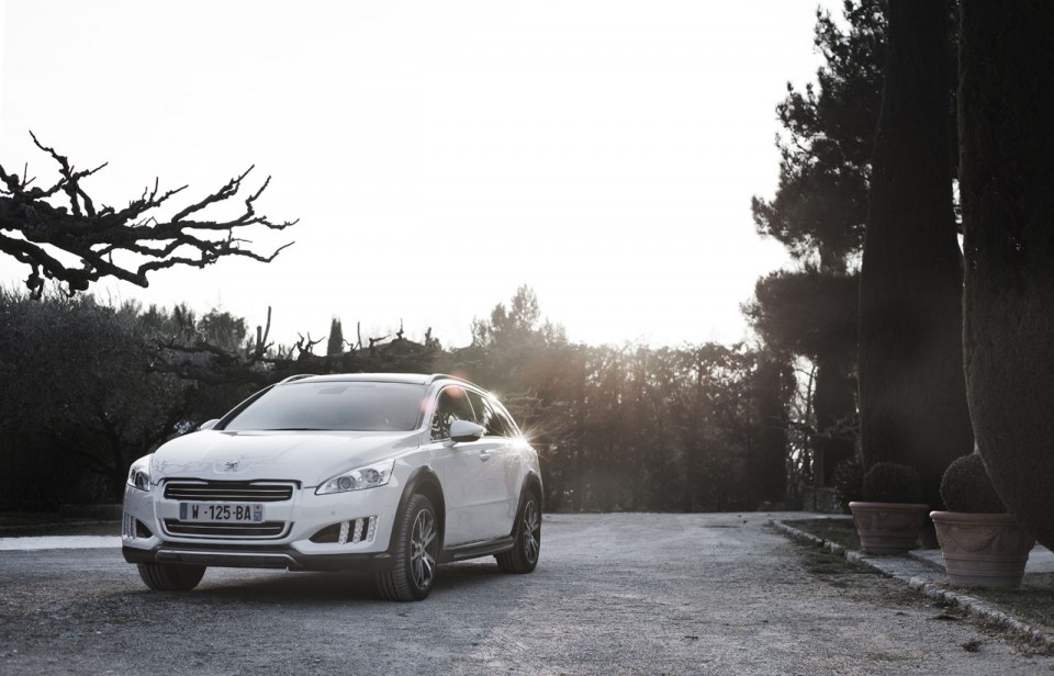 Photo officielle Peugeot 508 RXH I Blanc Nacré - 2-011