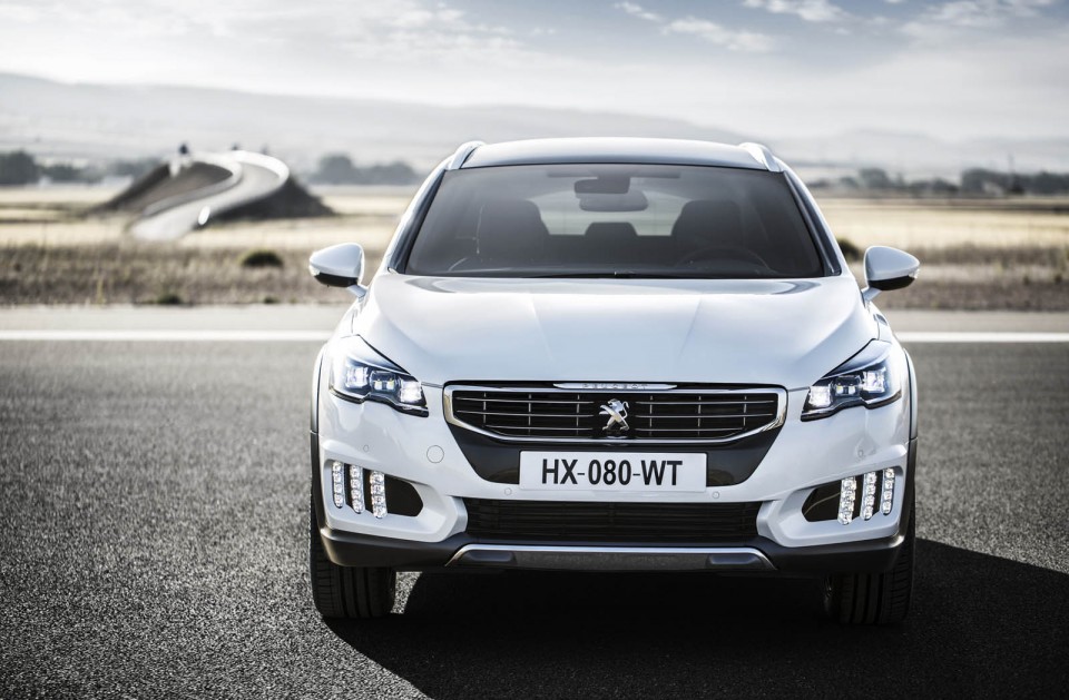 Photo face avant Peugeot 508 RXH restylée (2014)