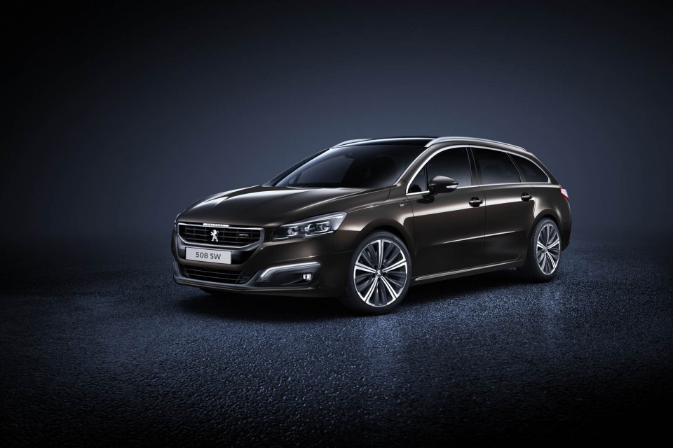 Photo officielle 3/4 avant Peugeot 508 SW restylée (phase 2) -