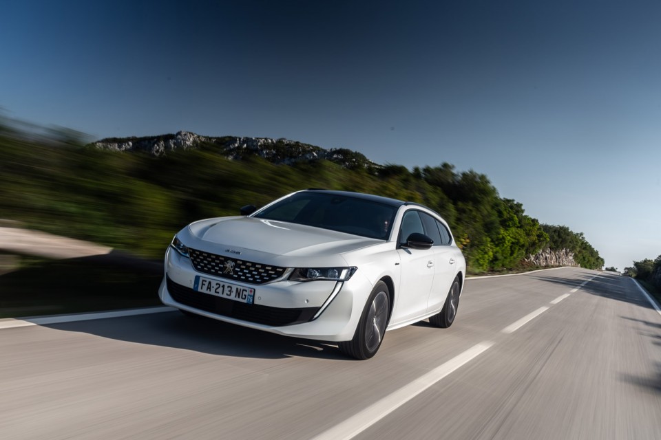 Photo officielle Peugeot 508 SW GT Line Blanc Nacré - Essais pr