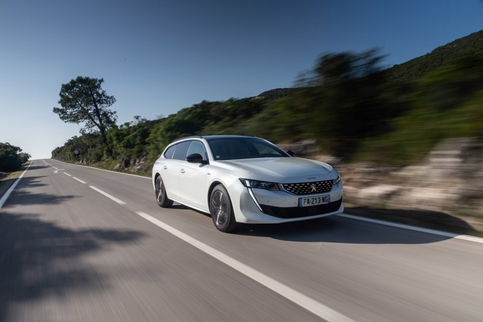 Photo officielle Peugeot 508 SW GT Line Blanc Nacré - Essais pr