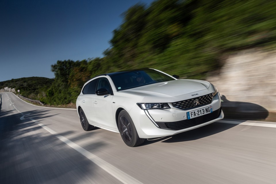 Photo officielle Peugeot 508 SW GT Line Blanc Nacré - Essais pr