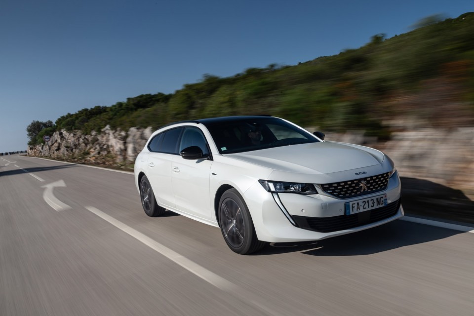 Photo officielle Peugeot 508 SW GT Line Blanc Nacré - Essais pr