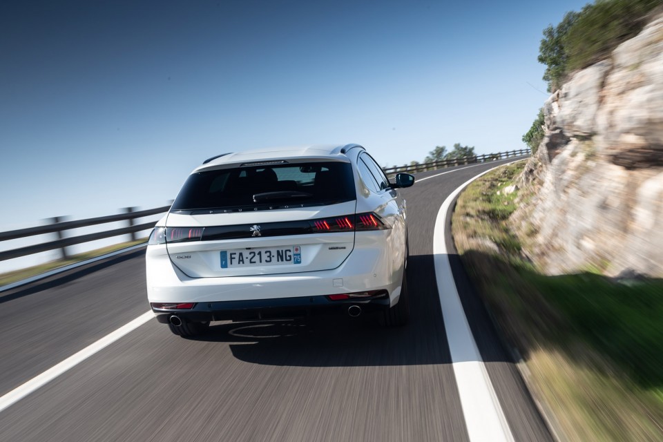 Photo officielle Peugeot 508 SW GT Line Blanc Nacré - Essais pr