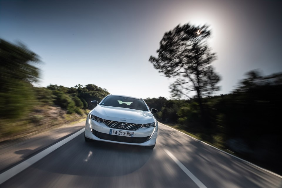 Photo officielle Peugeot 508 SW GT Line Blanc Nacré - Essais pr