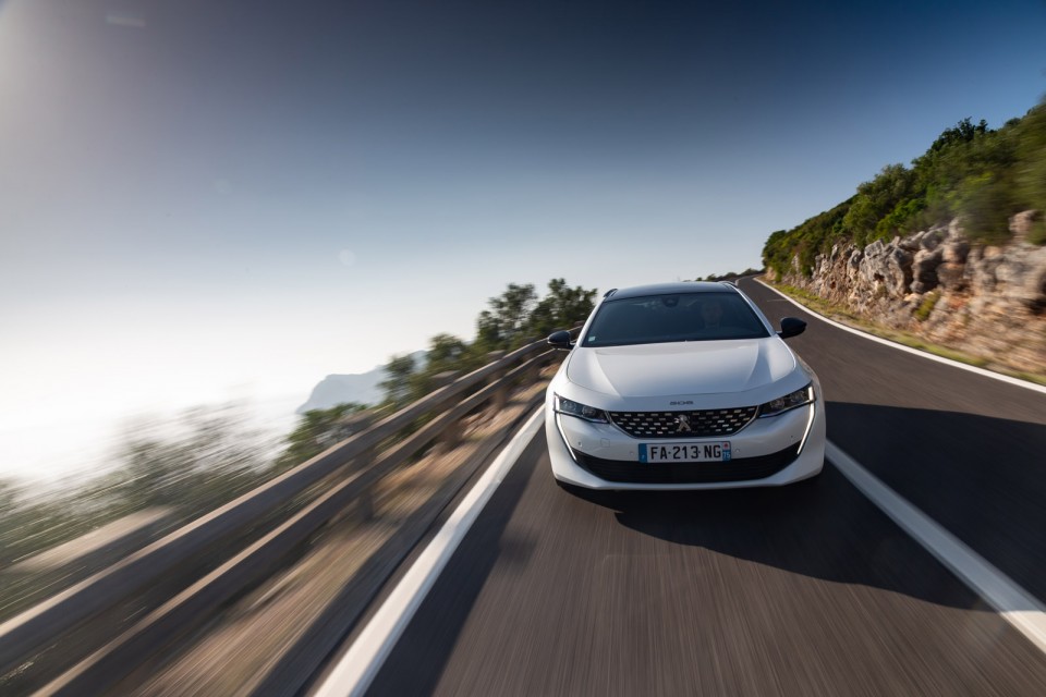 Photo officielle Peugeot 508 SW GT Line Blanc Nacré - Essais pr