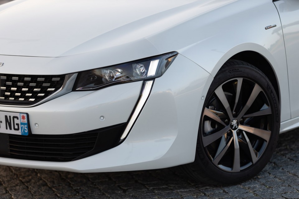 Photo officielle Peugeot 508 SW GT Line Blanc Nacré - Essais pr