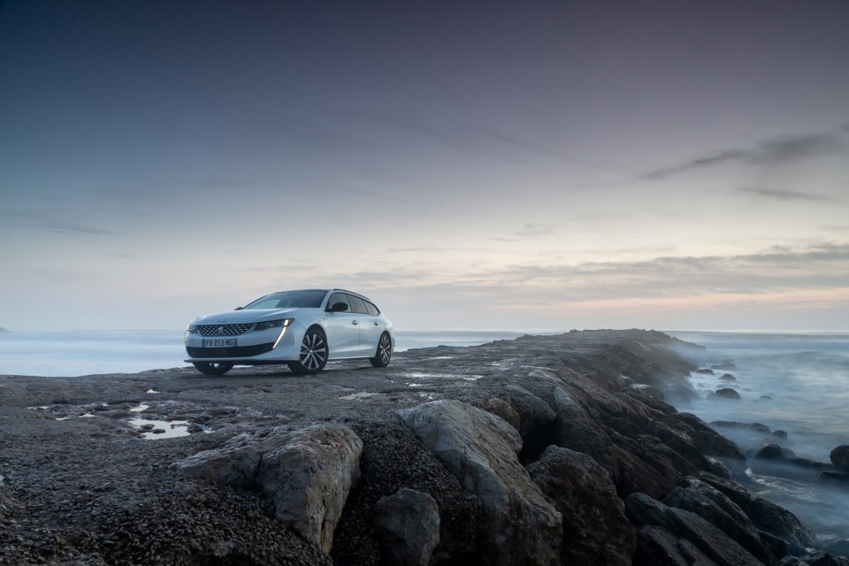 Photo officielle Peugeot 508 SW GT Line Blanc Nacré - Essais pr