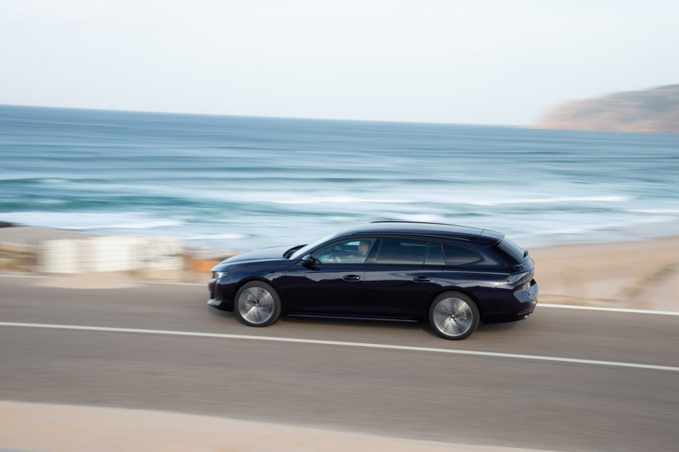 Photo officielle Peugeot 508 SW GT Dark Blue - Essais presse 201