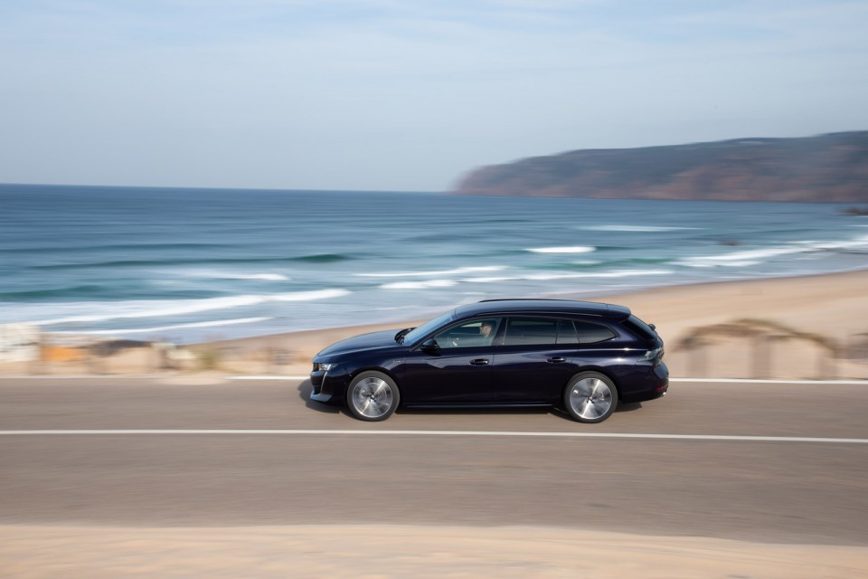 Photo officielle Peugeot 508 SW GT Dark Blue - Essais presse 201